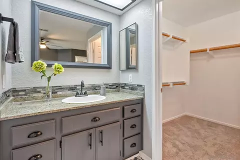 Bath - 13933 Midland Rd, Poway, CA 92064 photo 1 of 3