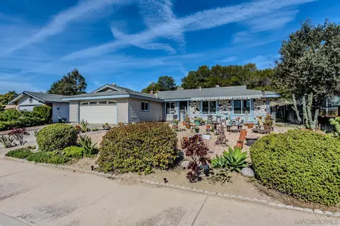 9768 Lutheran Way, Santee, CA 92071
