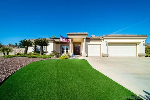 Exterior - 2048 Avocado Knoll Ln, Fallbrook, CA 92028 photo 2 of 24