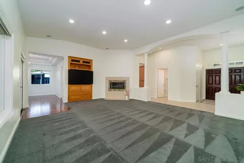 Living - 2048 Avocado Knoll Ln, Fallbrook, CA 92028 photo 1 of 2