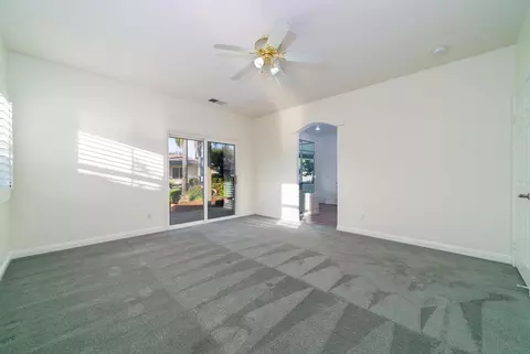 Living - 2048 Avocado Knoll Ln, Fallbrook, CA 92028 photo 2 of 2