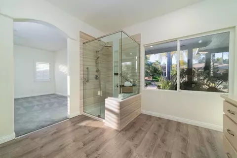 Bath - 2048 Avocado Knoll Ln, Fallbrook, CA 92028 photo 4 of 9