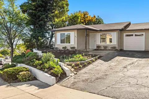 1437 Temple Heights Dr, Oceanside, CA 92056