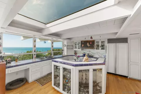 Kitchen - 495 W Ocean View Ave, Del Mar, CA 92014 photo 1 of 4