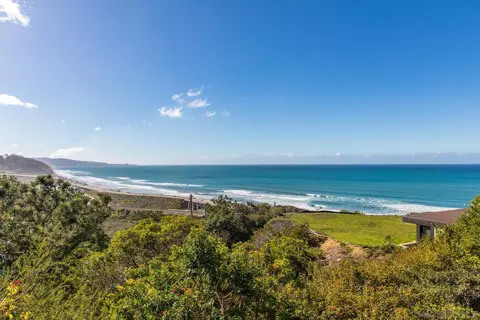 View/Area - 495 W Ocean View Ave, Del Mar, CA 92014 photo 2 of 5