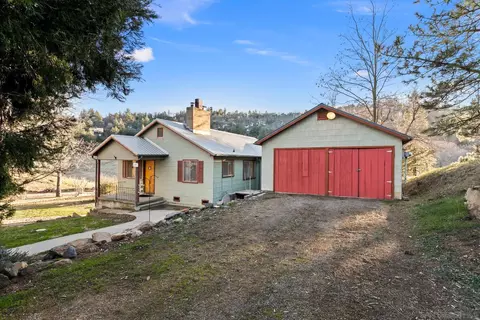 Exterior - 1927 4th, Julian, CA 92036 photo 2 of 14
