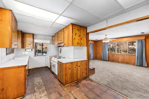 Kitchen - 1927 4th, Julian, CA 92036 photo 3 of 5