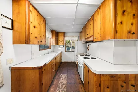 Kitchen - 1927 4th, Julian, CA 92036 photo 1 of 5