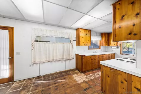 Kitchen - 1927 4th, Julian, CA 92036 photo 2 of 5