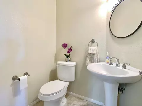 Bath - 1931 Balentine Dr, Alpine, CA 91901 photo 1 of 9