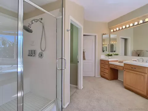 Bath - 1931 Balentine Dr, Alpine, CA 91901 photo 8 of 9
