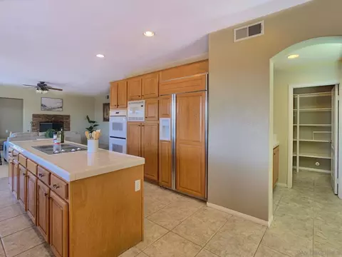 Kitchen - 1931 Balentine Dr, Alpine, CA 91901 photo 4 of 5