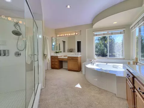 Bath - 1931 Balentine Dr, Alpine, CA 91901 photo 6 of 9
