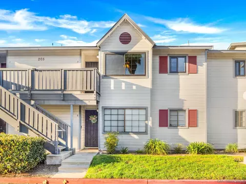 205 Camlau Dr #H, Chula Vista, CA 91911