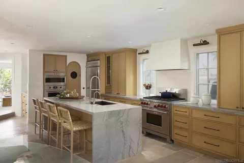 335 Gravilla St, La Jolla, CA 92037