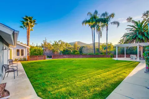 Exterior - 1046 Salem St, Vista, CA 92084 photo 9 of 15