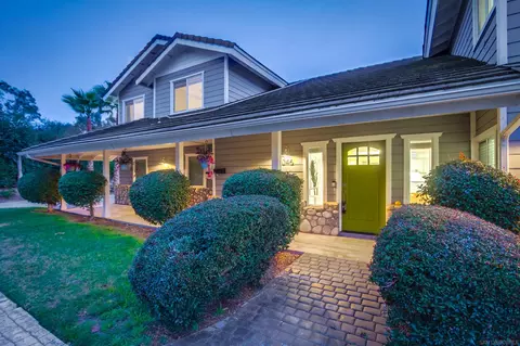 Exterior - 1046 Salem St, Vista, CA 92084 photo 5 of 15