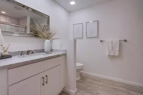 Bath - 1046 Salem St, Vista, CA 92084 photo 6 of 9