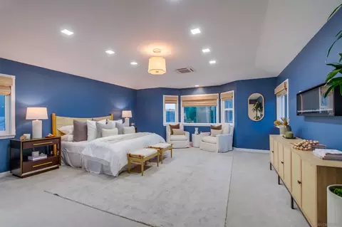 Bedroom - 1046 Salem St, Vista, CA 92084 photo 1 of 7