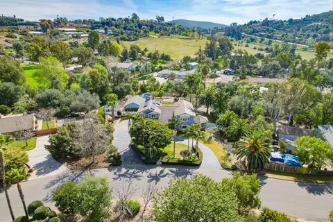 View/Area - 1046 Salem St, Vista, CA 92084 photo 1 of 4