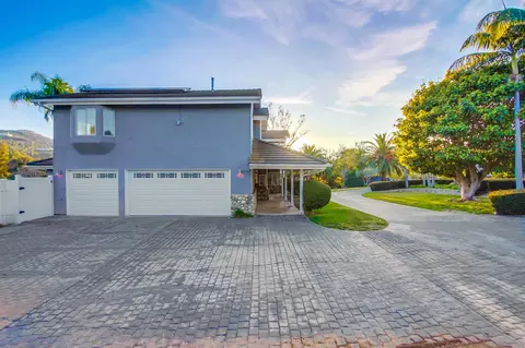 Exterior - 1046 Salem St, Vista, CA 92084 photo 13 of 15