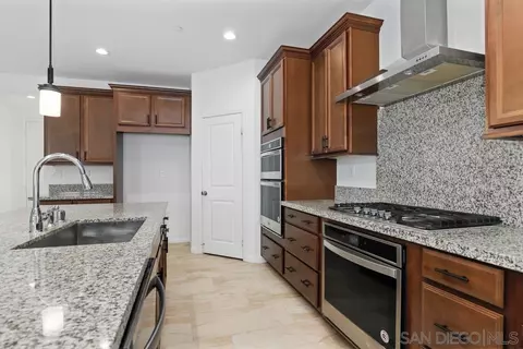 Kitchen - 29634 Valance Ct, Menifee, CA 92584 photo 3 of 5