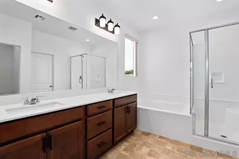 Bath - 29634 Valance Ct, Menifee, CA 92584 photo 2 of 4