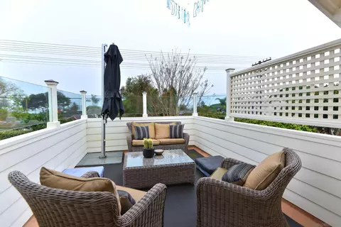 Exterior - 5844 Beaumont, La Jolla, CA 92037 photo 4 of 8
