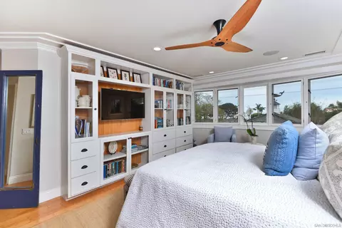 Bedroom - 5844 Beaumont, La Jolla, CA 92037 photo 2 of 2