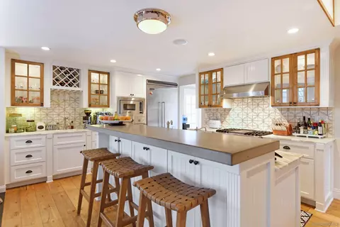 Kitchen - 5844 Beaumont, La Jolla, CA 92037 photo 2 of 3