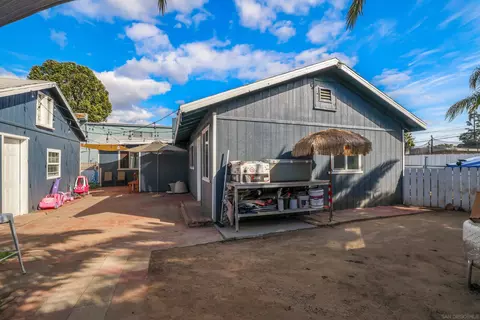 Exterior - 731 Franklin Ave, El Cajon, CA 92020 photo 5 of 8
