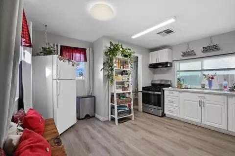 Kitchen - 731 Franklin Ave, El Cajon, CA 92020 photo 1 of 2