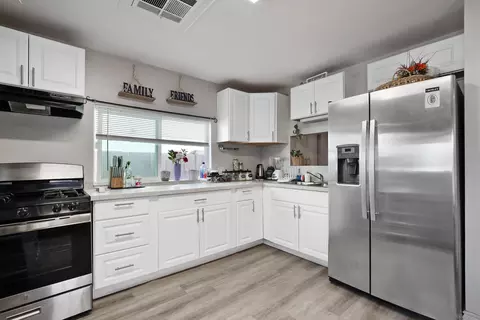 Kitchen - 731 Franklin Ave, El Cajon, CA 92020 photo 2 of 2