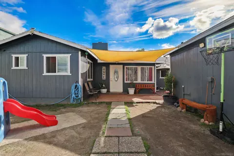 Exterior - 731 Franklin Ave, El Cajon, CA 92020 photo 1 of 8