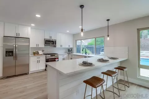 6319 Lake Athabaska Pl, San Diego, CA 92119