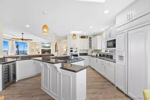 Kitchen - 204 Oak St, Oceanside, CA 92054 photo 2 of 4