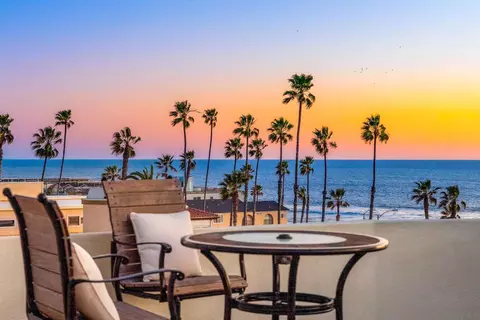 204 Oak St, Oceanside, CA 92054
