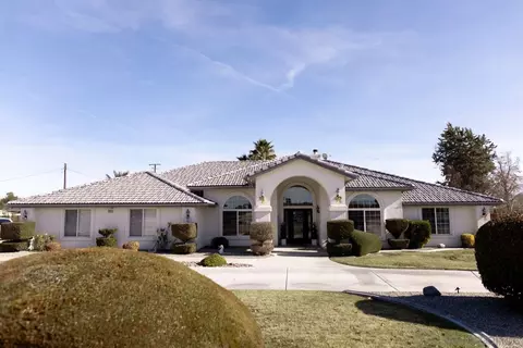14223 Skyview Ln, Apple Valley, CA 92307