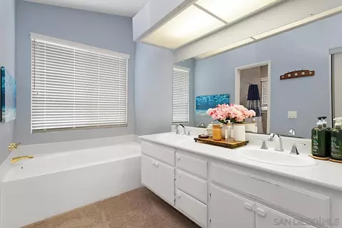 Bath - 5347 Rio Plata Dr, Oceanside, CA 92057 photo 5 of 8