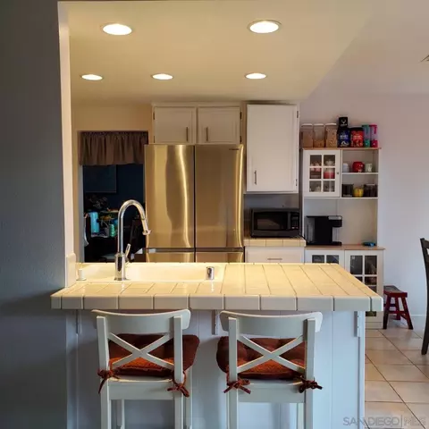 Kitchen - 5347 Rio Plata Dr, Oceanside, CA 92057 photo 3 of 4