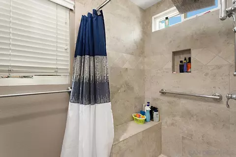 Bath - 5347 Rio Plata Dr, Oceanside, CA 92057 photo 6 of 8