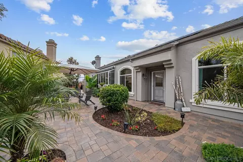 Exterior - 2205 View Crest Gln, Escondido, CA 92026 photo 2 of 8