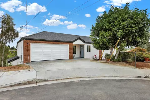 2538 Aaron Ct, San Diego, CA 92105