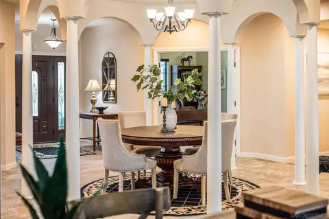 Dining - 9367 Urban, La Mesa, CA 91942 photo 2 of 3