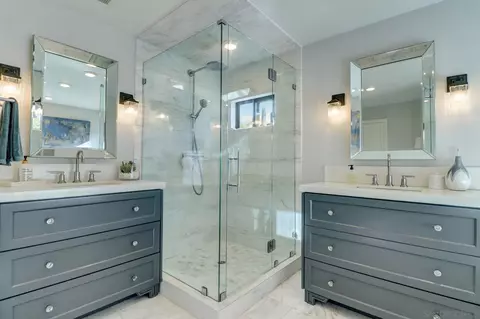 Bath - 14256 Minorca Cv, Del Mar, CA 92014 photo 3 of 9