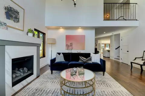 Living - 14256 Minorca Cv, Del Mar, CA 92014 photo 7 of 11