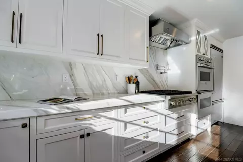 Kitchen - 14256 Minorca Cv, Del Mar, CA 92014 photo 7 of 9