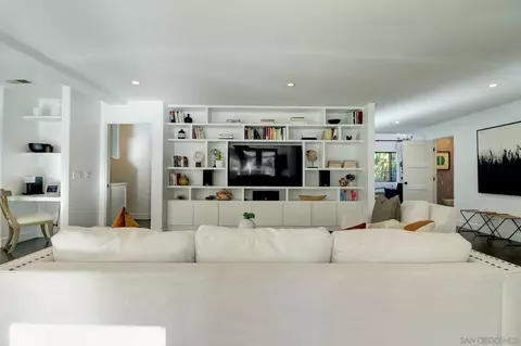 Living - 14256 Minorca Cv, Del Mar, CA 92014 photo 9 of 11