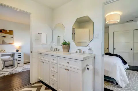 Bath - 14256 Minorca Cv, Del Mar, CA 92014 photo 6 of 9
