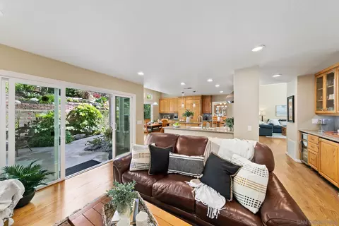 Living - 1682 Pinnacle Way, Vista, CA 92081 photo 3 of 4